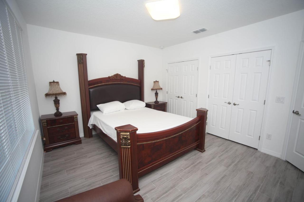 A Beautiful Queen Bedroom Orlando Exterior foto